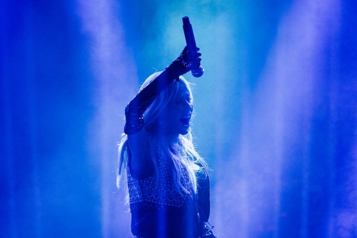 Άννα Βίσση - Hotel Ερμού