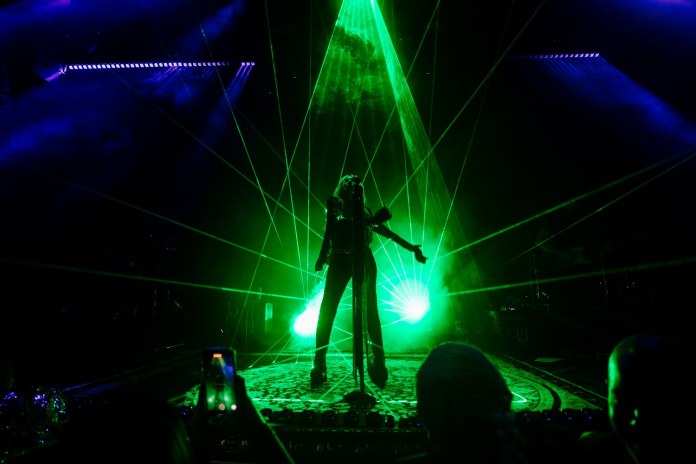 Άννα Βίσση - Hotel Ερμού